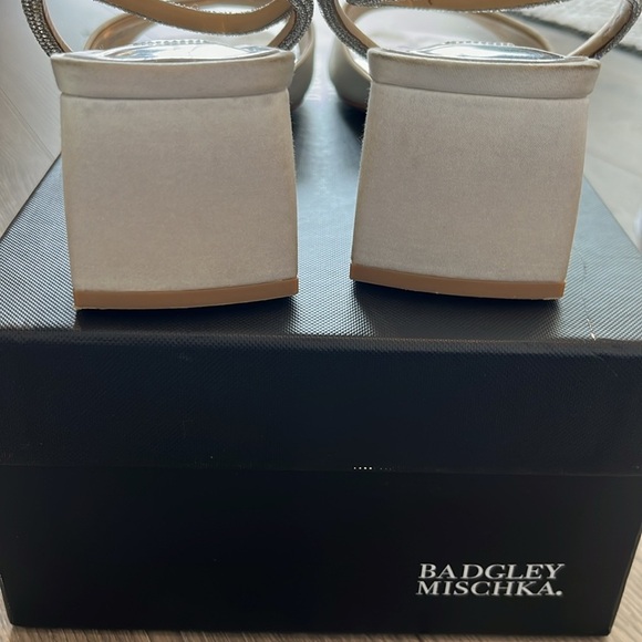 Badgley Mishka Infinity Bridal Shoe Block Heel Size 8.5 - Picture 8 of 16